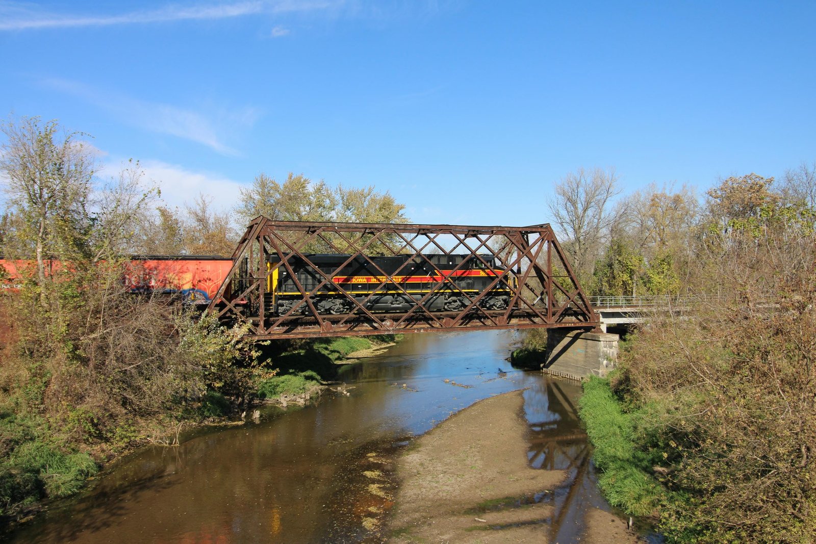 Overview, with train crossing bridge